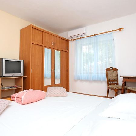 Rooms With A Parking Space Split - 17766 Rom bilde